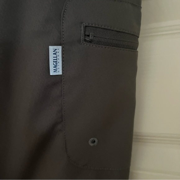Magellan Fishing Shorts 30 Fish Gear Lightweight Water Repellent Gray Men's - Picture 4 of 9